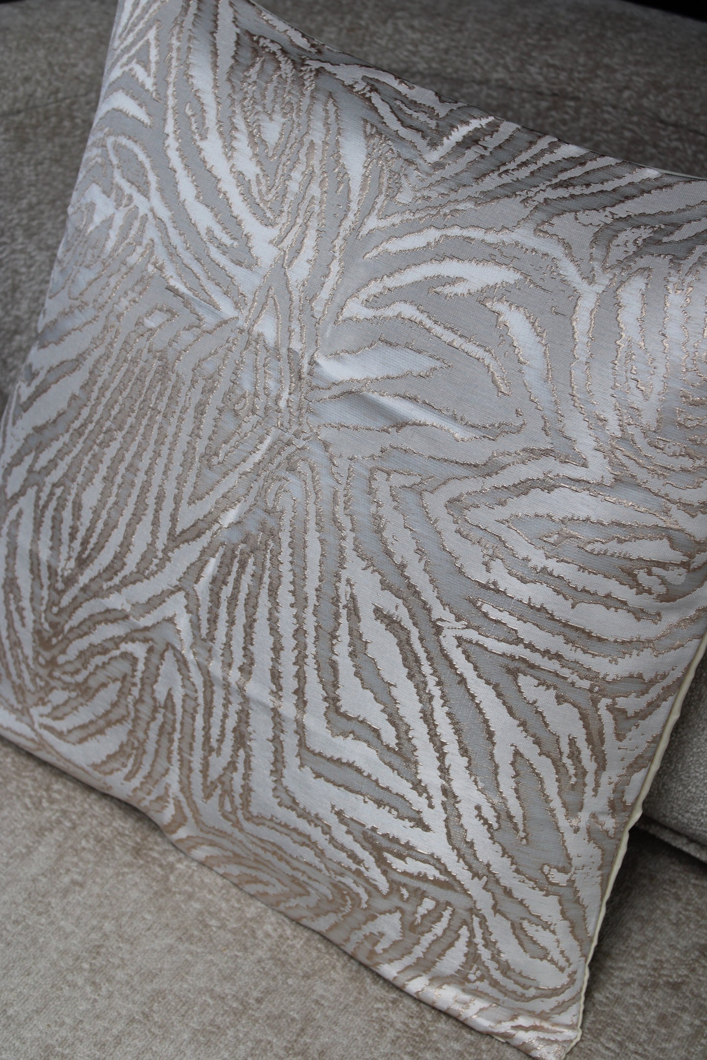 KUSSENHOES ZEBRA | CHAMPAGNE | CHIQUE | 45X45CM