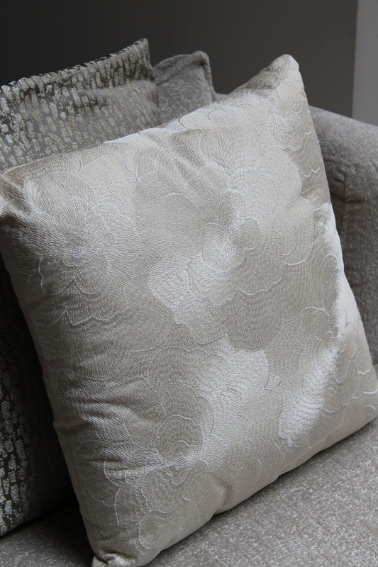 LUXE SIERKUSSEN | FLOWER | IVOOR