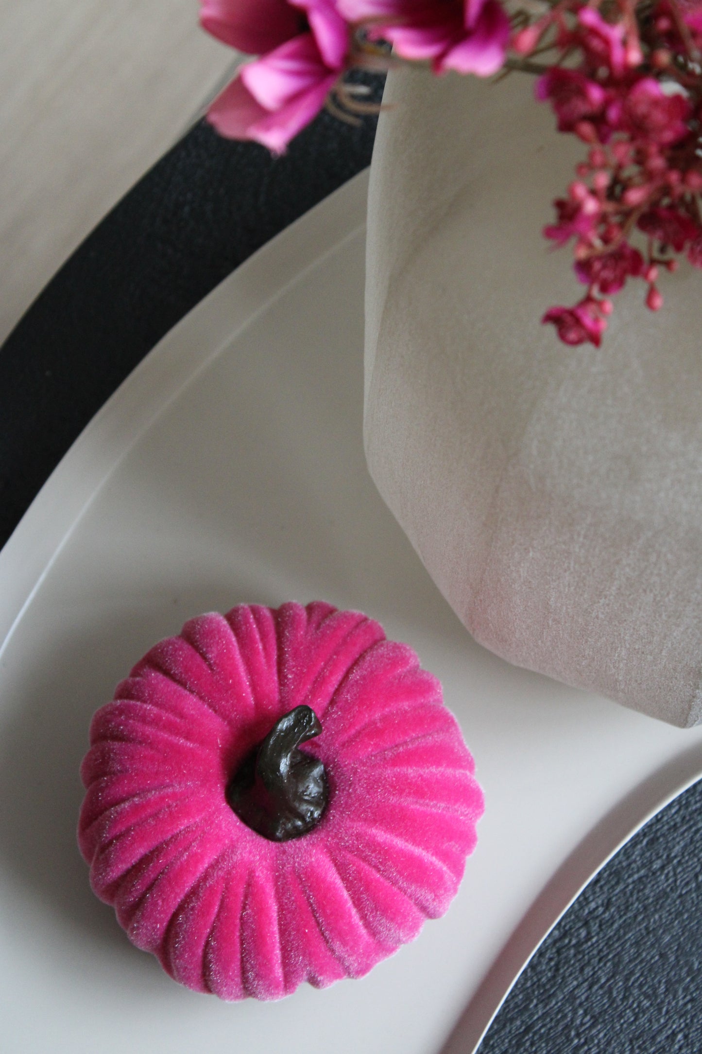 STENEN POMPOEN | VELVET | FUCHSIA