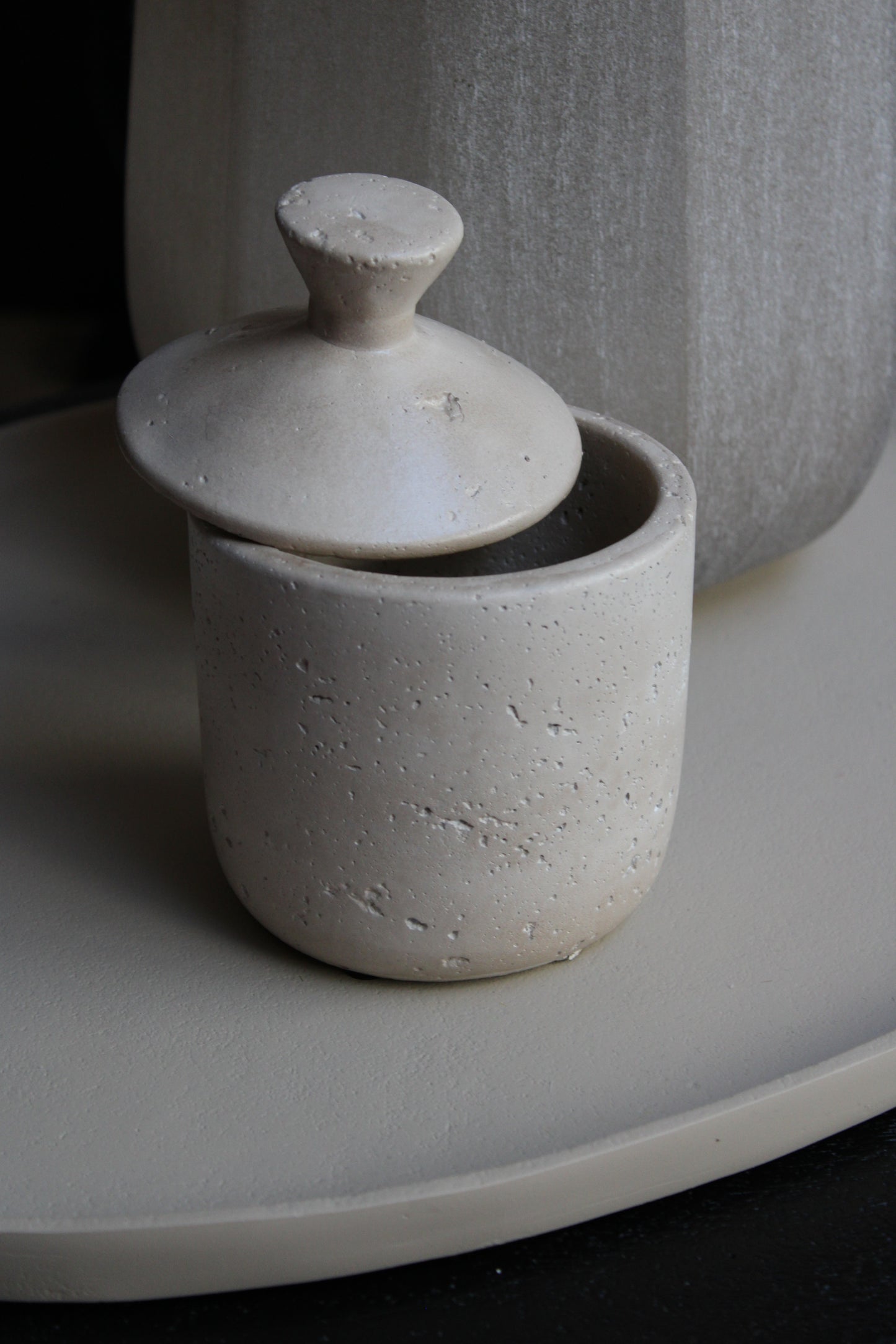 VOORRAAD POT | AARDEWERK | BEIGE