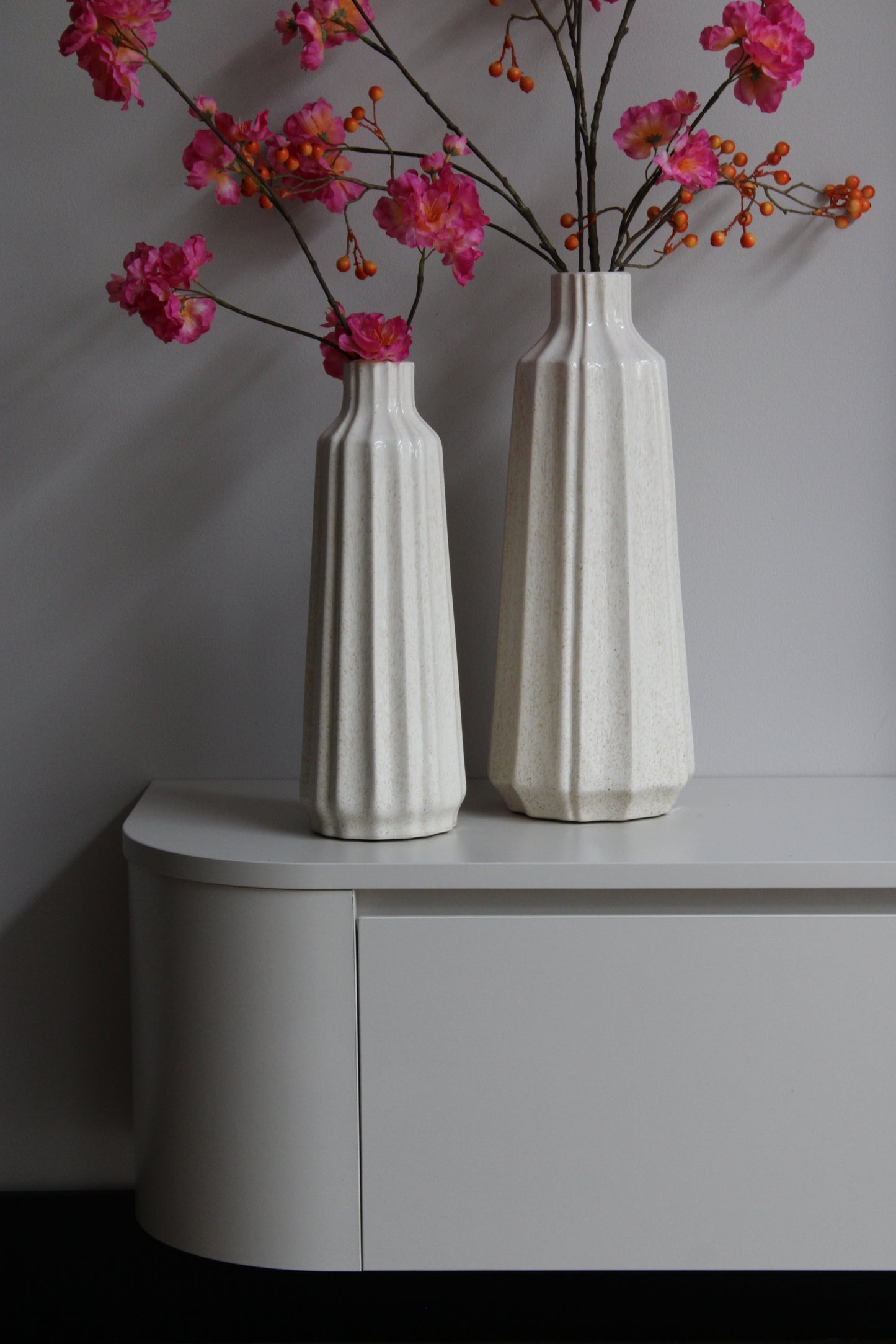 Stripe Vaas (ribbel) | Aardewerk – Beige