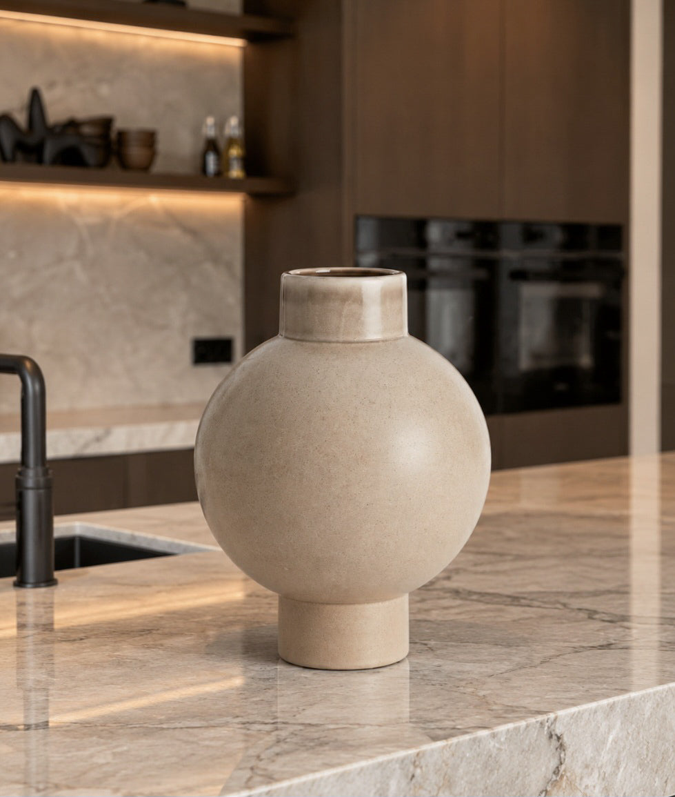 VAAS ZELATA | LIGHT & LIVING | SAND