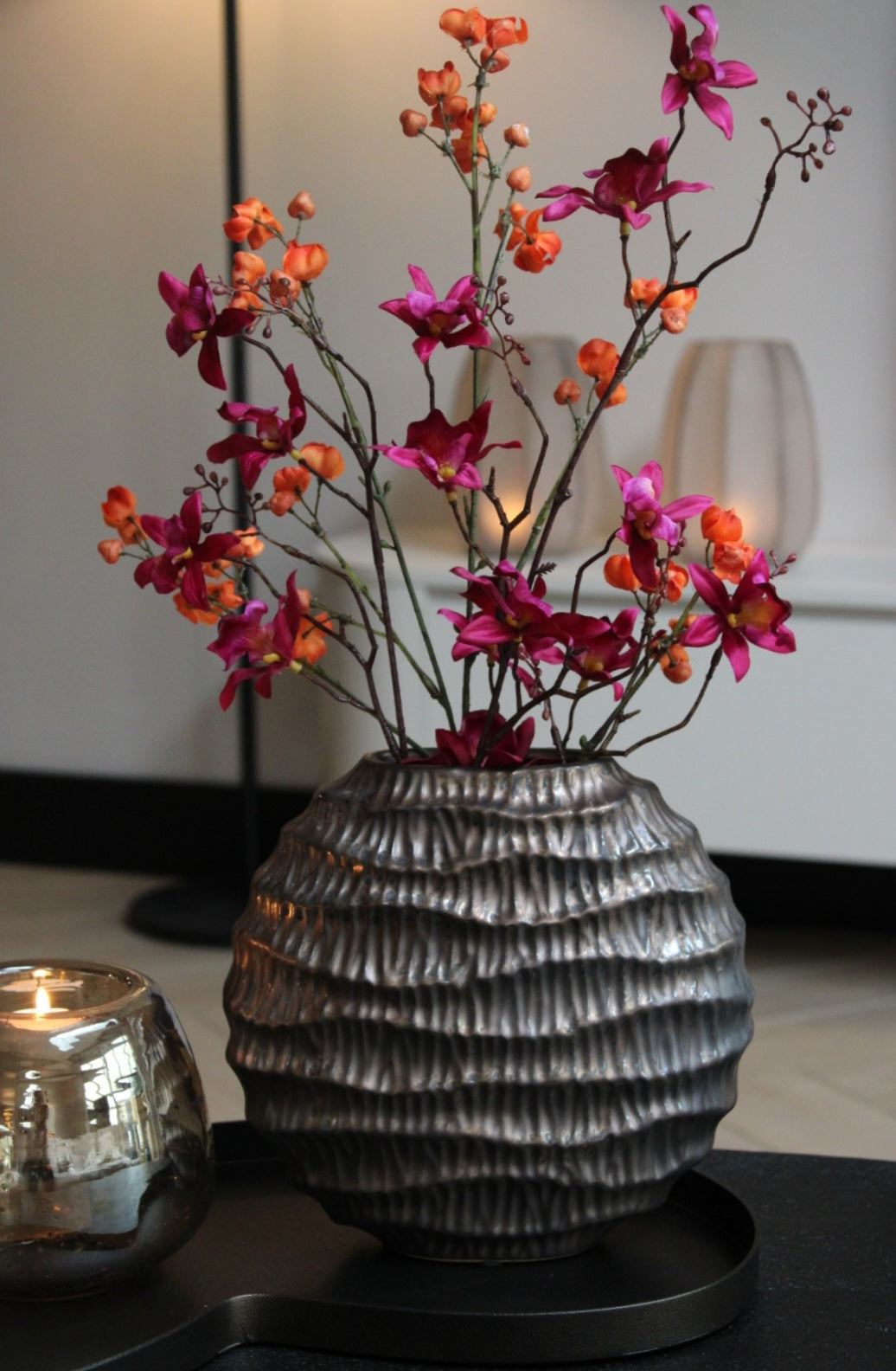 BRONZEN VAAS | INCL BLOEMEN