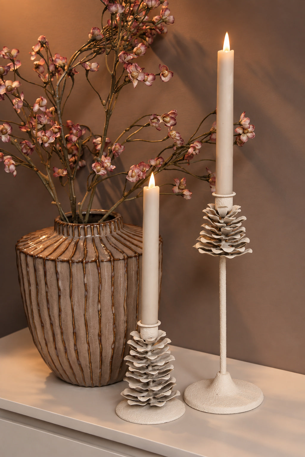 KANDELAAR | DENNENAPPEL | BEIGE