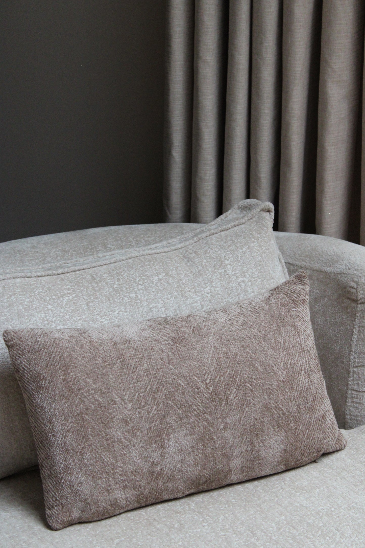 SIERKUSSEN | TAUPE | 30X50CM