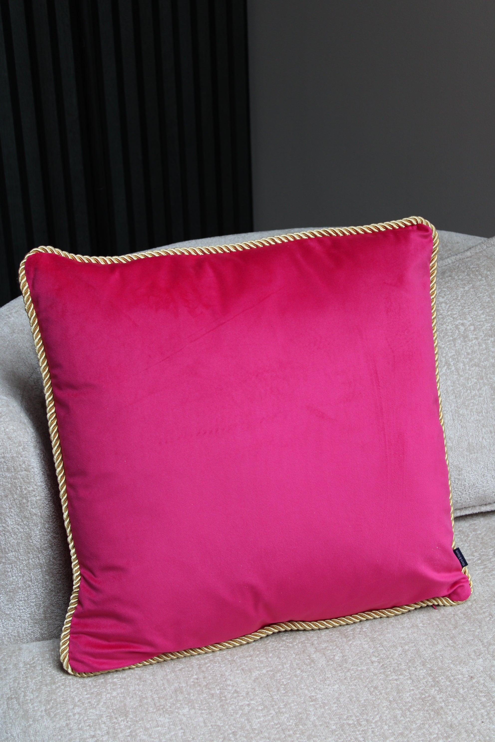 LUXE KUSSEN | FUCHSIA & ORANJE
