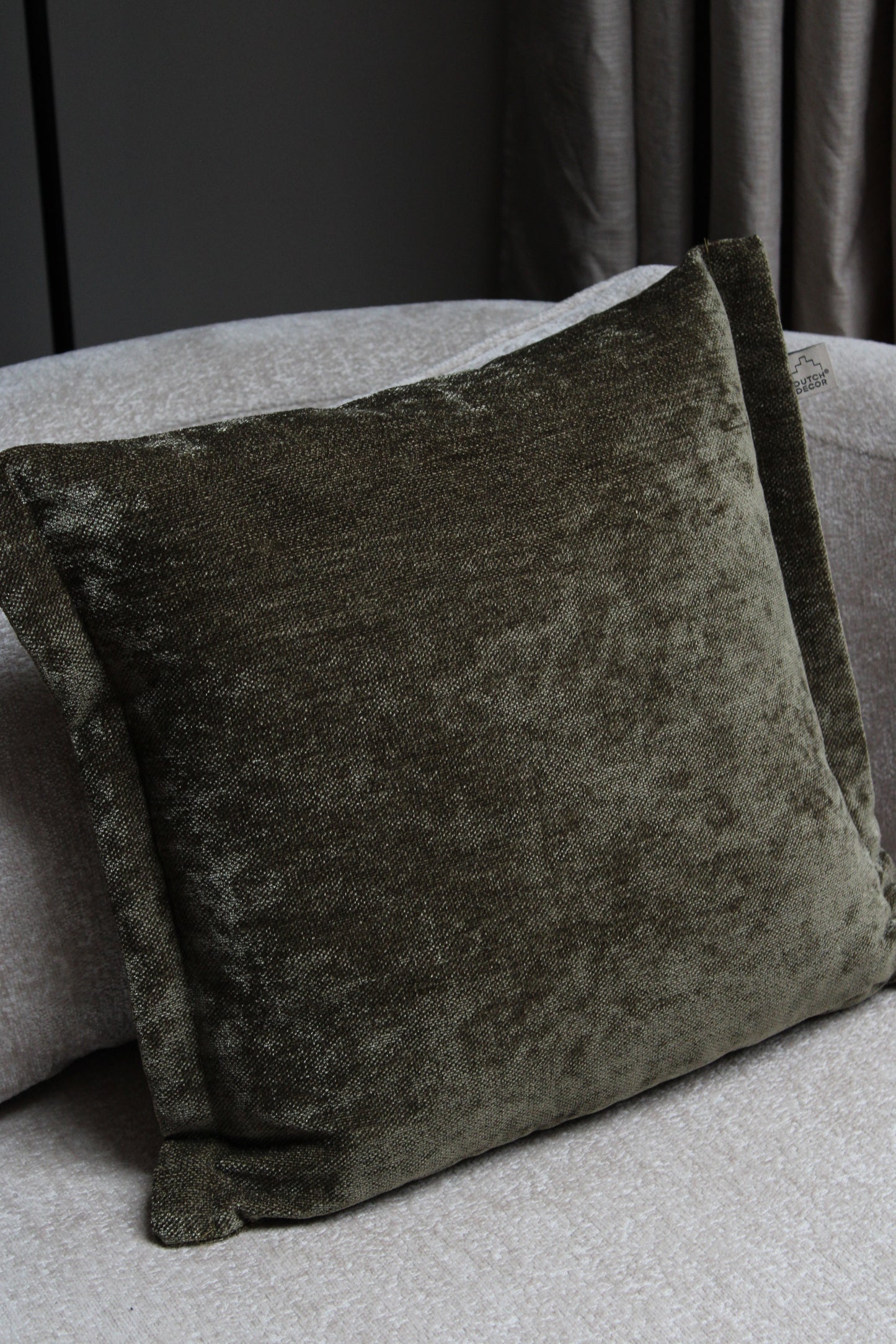 SIERKUSSEN LEWIS | MILITARY OLIVE | 45X45CM