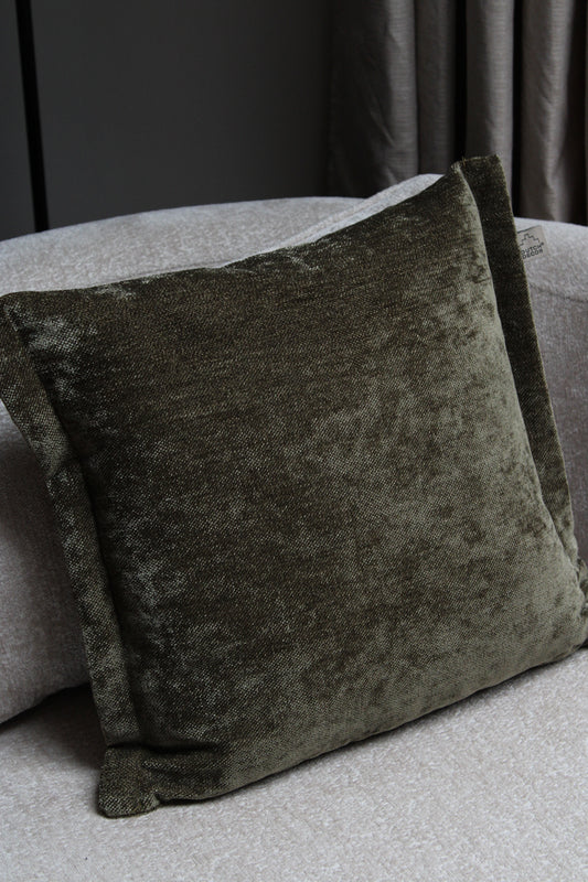 SIERKUSSEN LEWIS | MILITARY OLIVE | 45X45CM