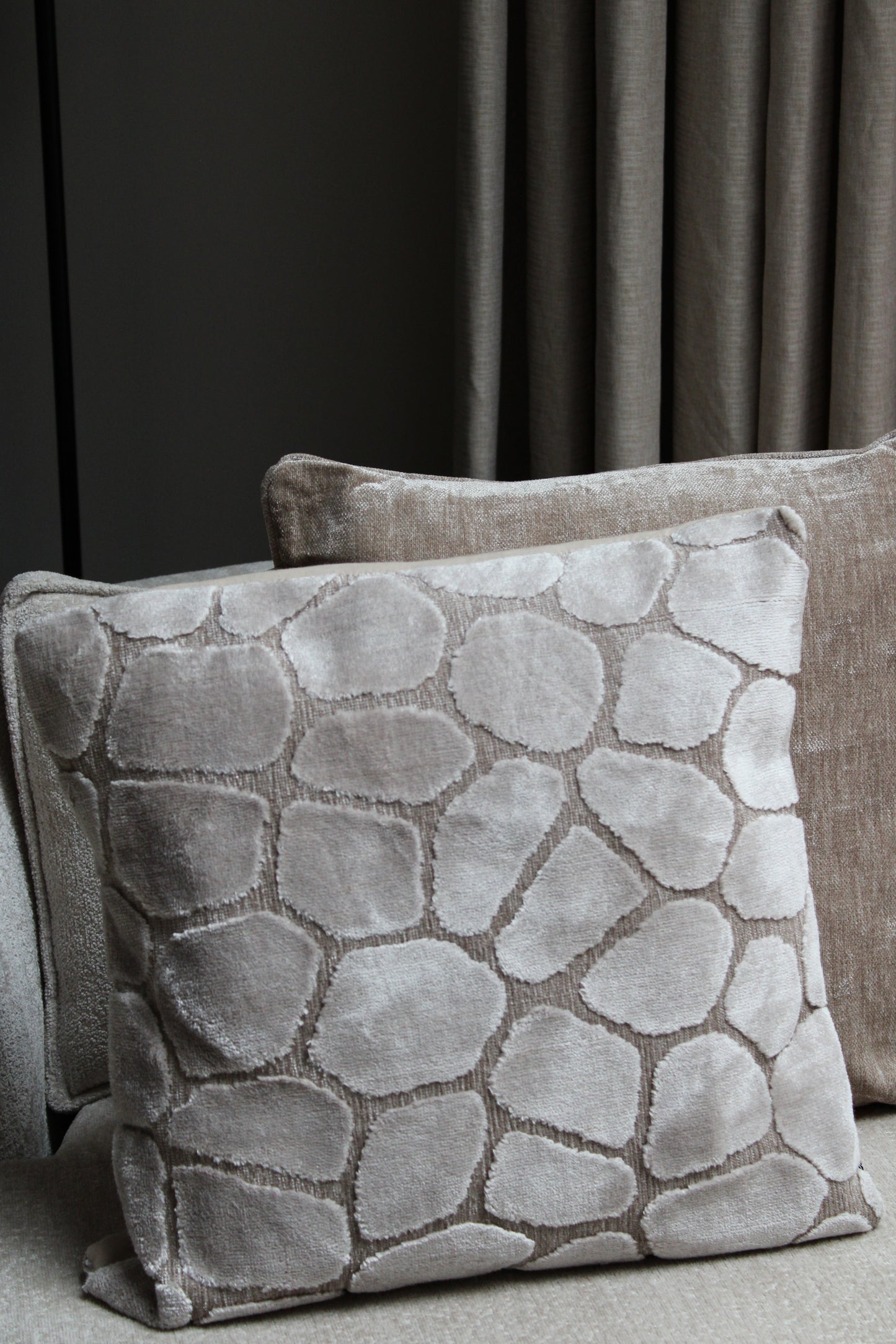 SIERKUSSEN LEWY | DIVERSE FORMATEN | PLUIMSTEEN