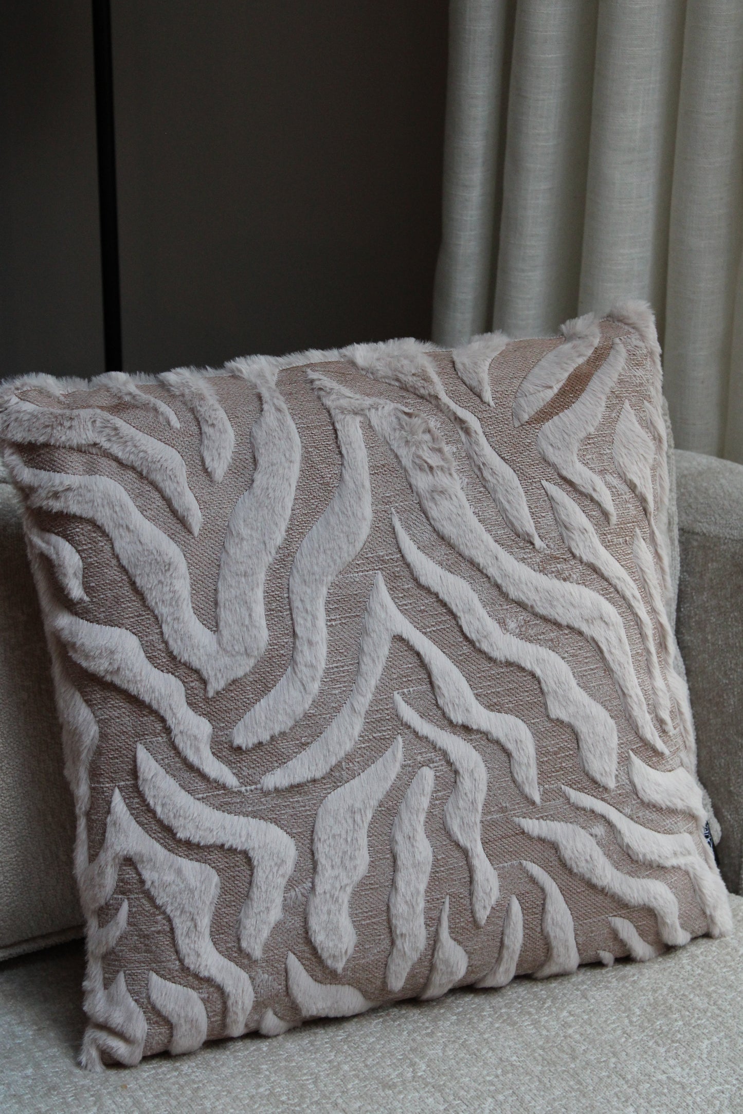 SIERKUSSEN FENNA | TAUPE | 45X45