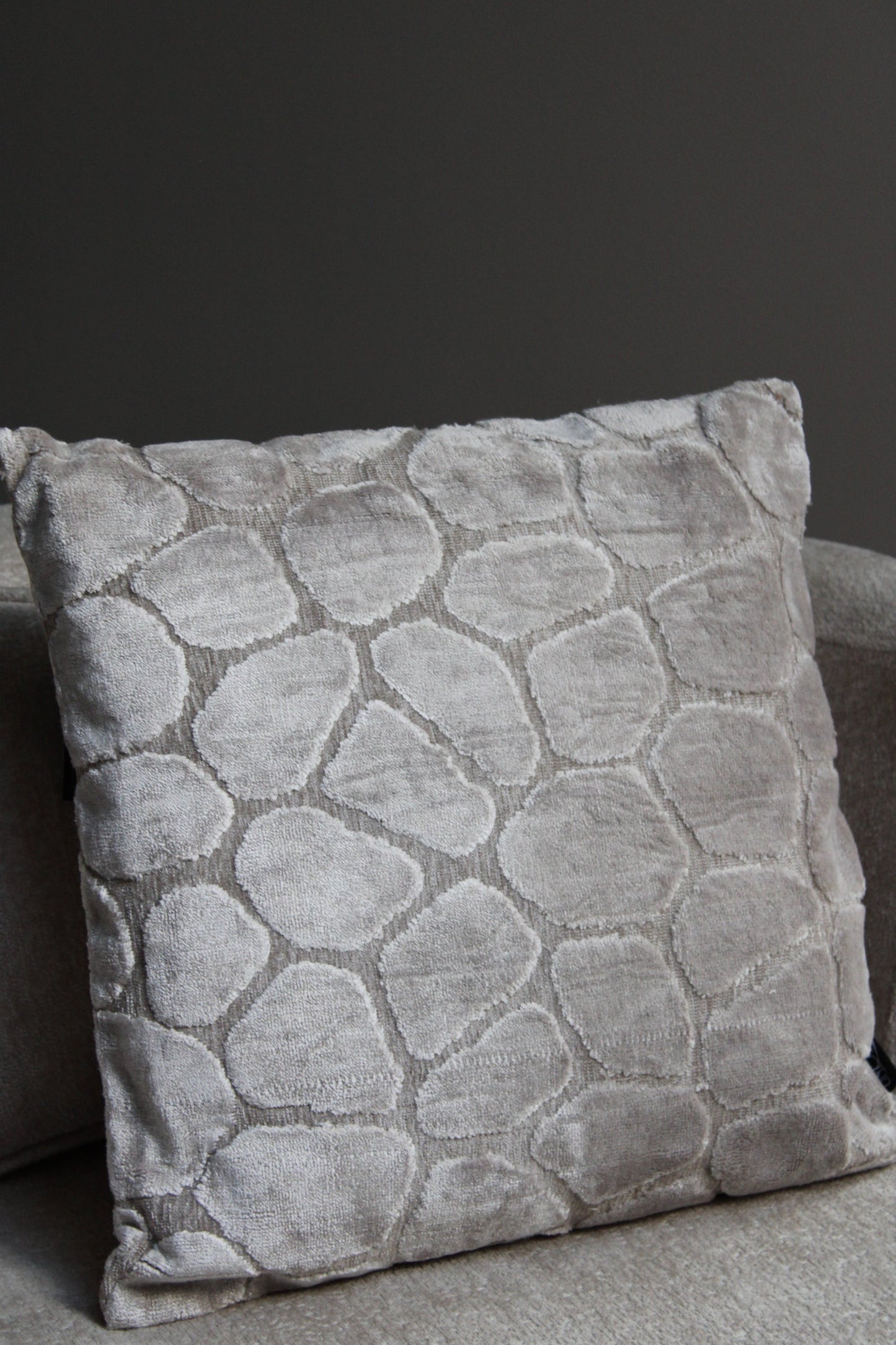 SIERKUSSEN ELINA | TAUPE | 45X45