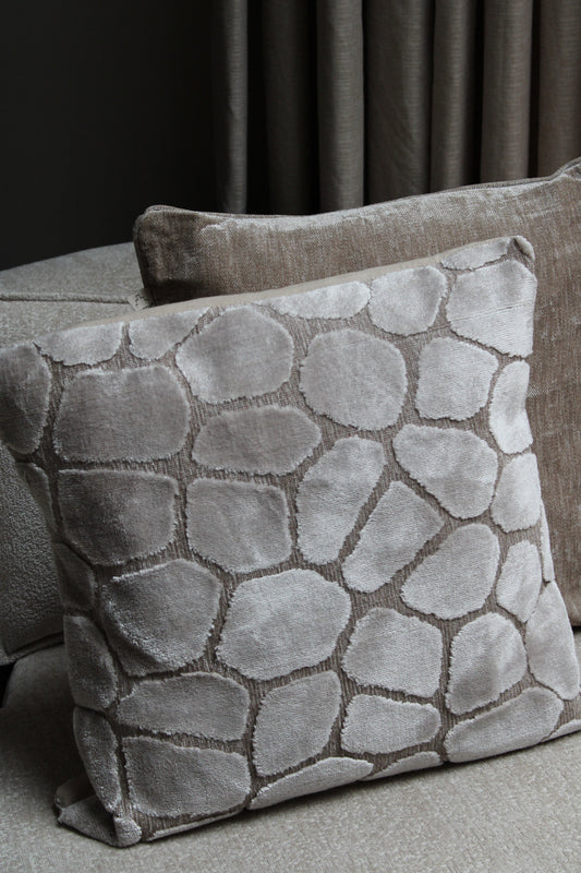 SIERKUSSEN ELINA | TAUPE | 45X45