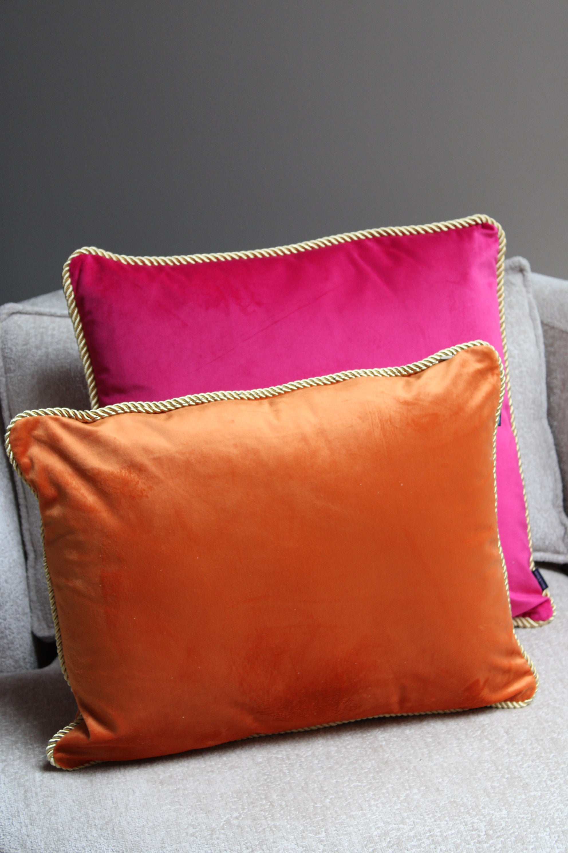 LUXE KUSSEN | FUCHSIA & ORANJE