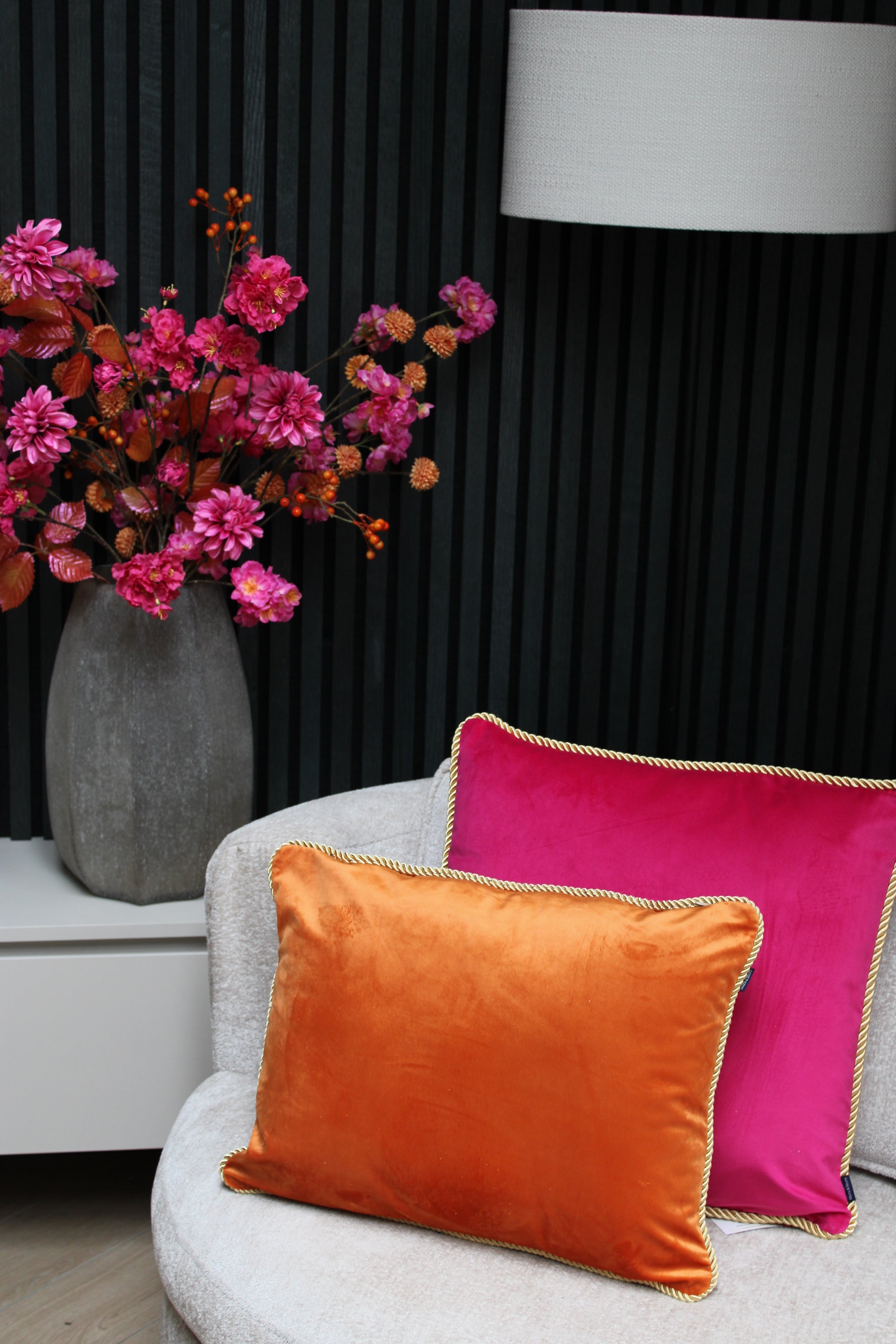 LUXE KUSSEN | FUCHSIA & ORANJE