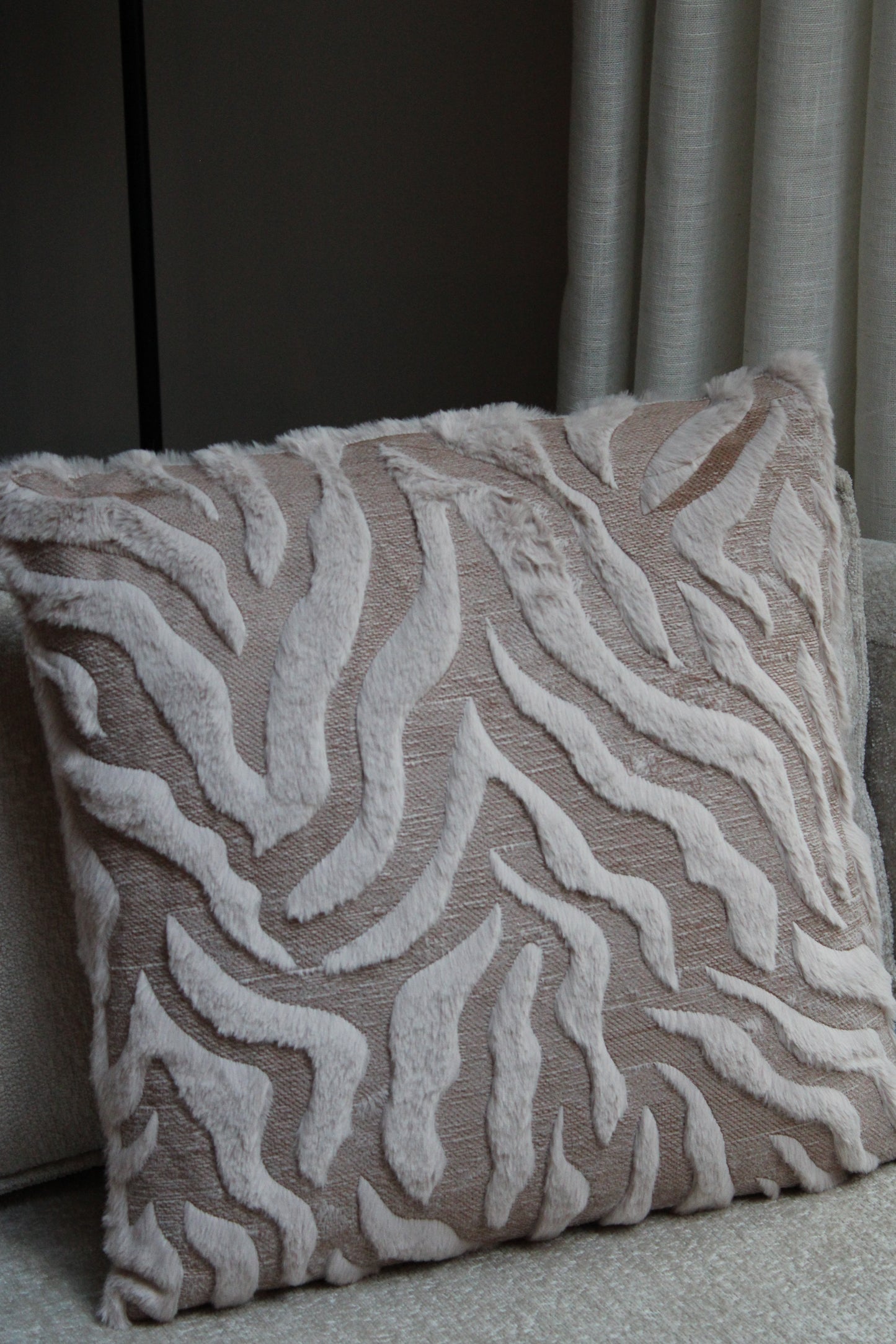 SIERKUSSEN FENNA | TAUPE | 45X45
