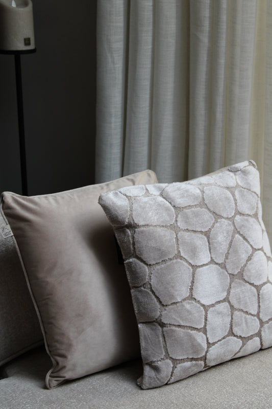SIERKUSSEN ELINA | TAUPE | 45X45