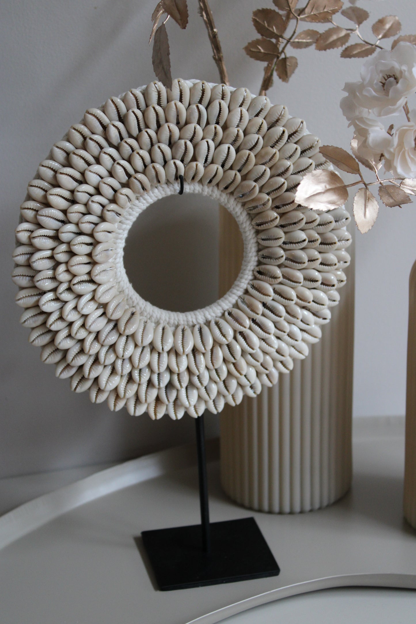 KAURI SCHELPENKETTING | OP VOET