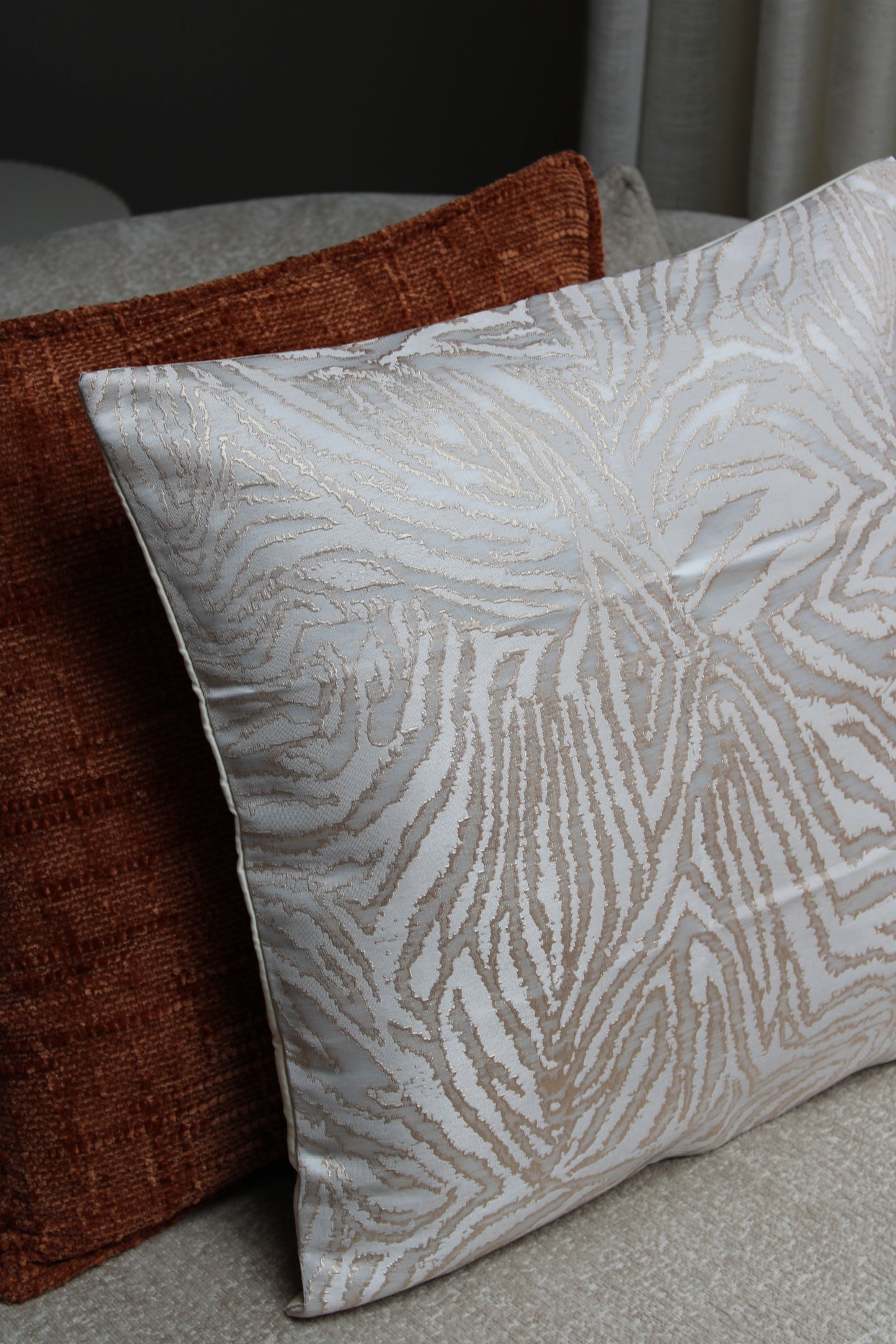 KUSSENHOES ZEBRA | CHAMPAGNE | CHIQUE | 45X45CM