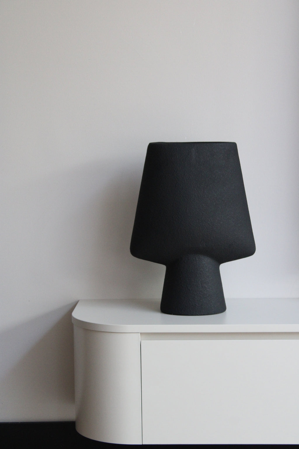 VAAS CIARA | LIGHT & LIVING | 41 CM | ZWART