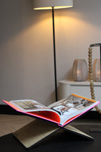 BOEKENSTANDAARD | OAK | BRUIN