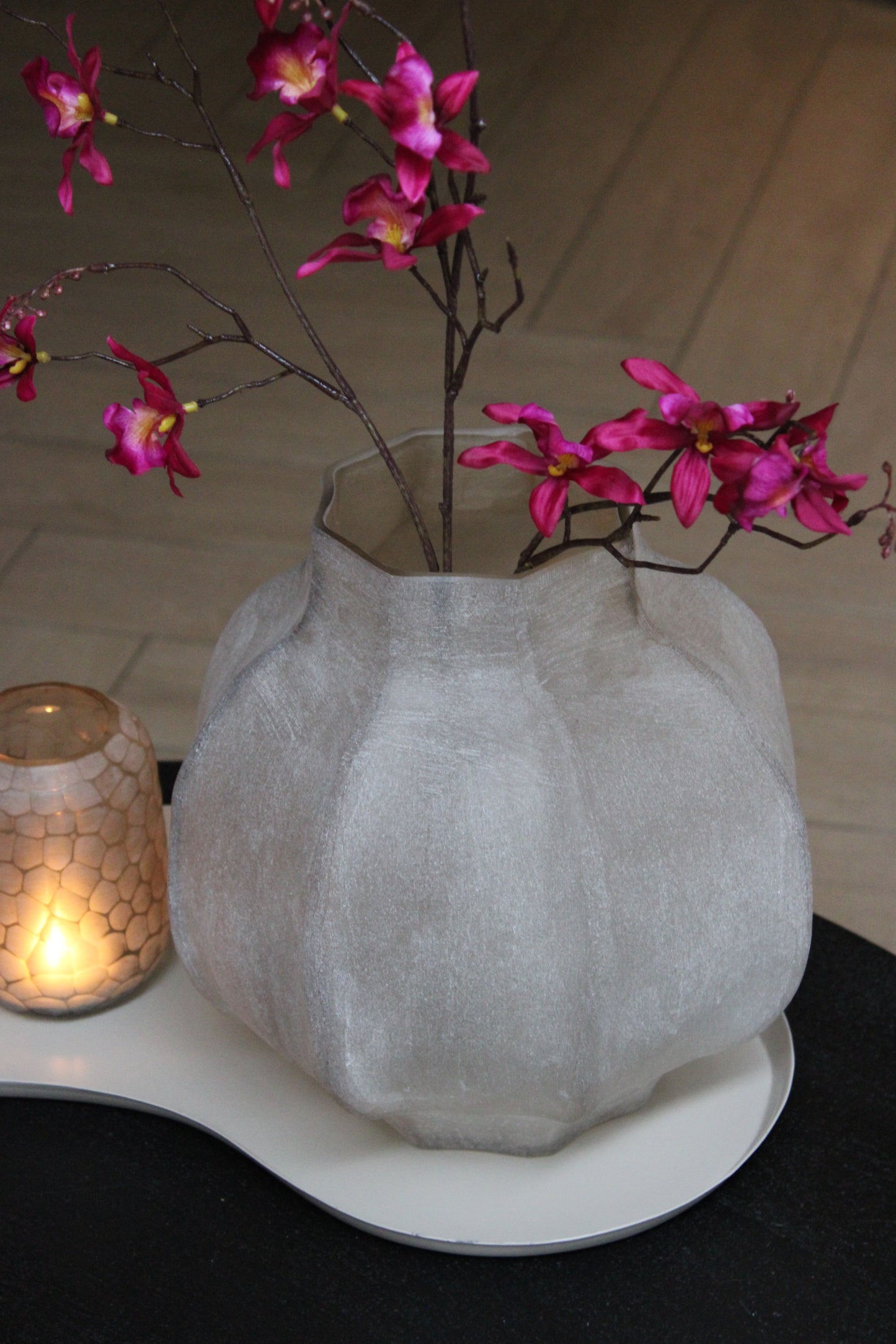 VAAS TEJADA | LIGHT & LIVING | TAUPE