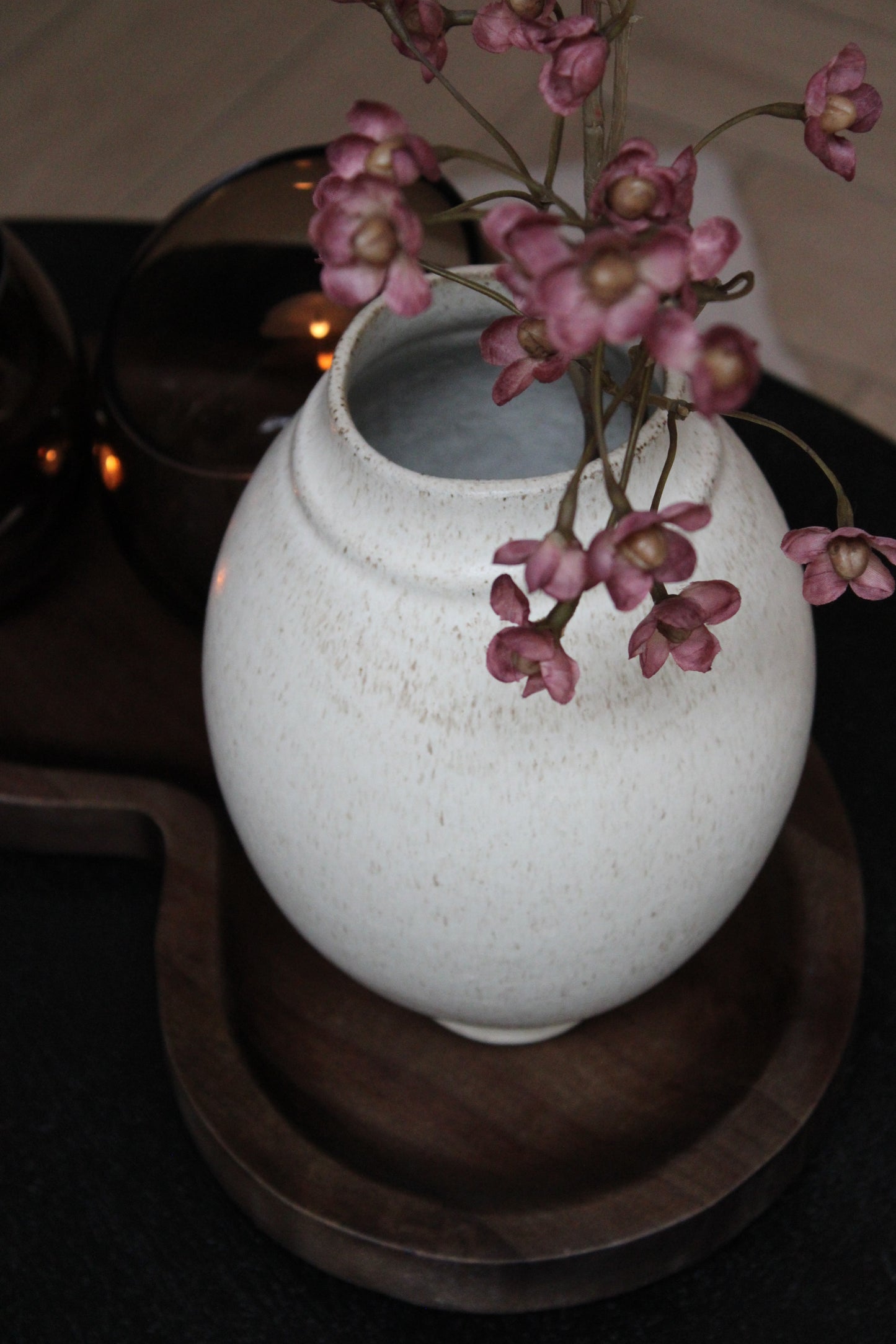 VAAS BEIGE | LIGHT & LIVING