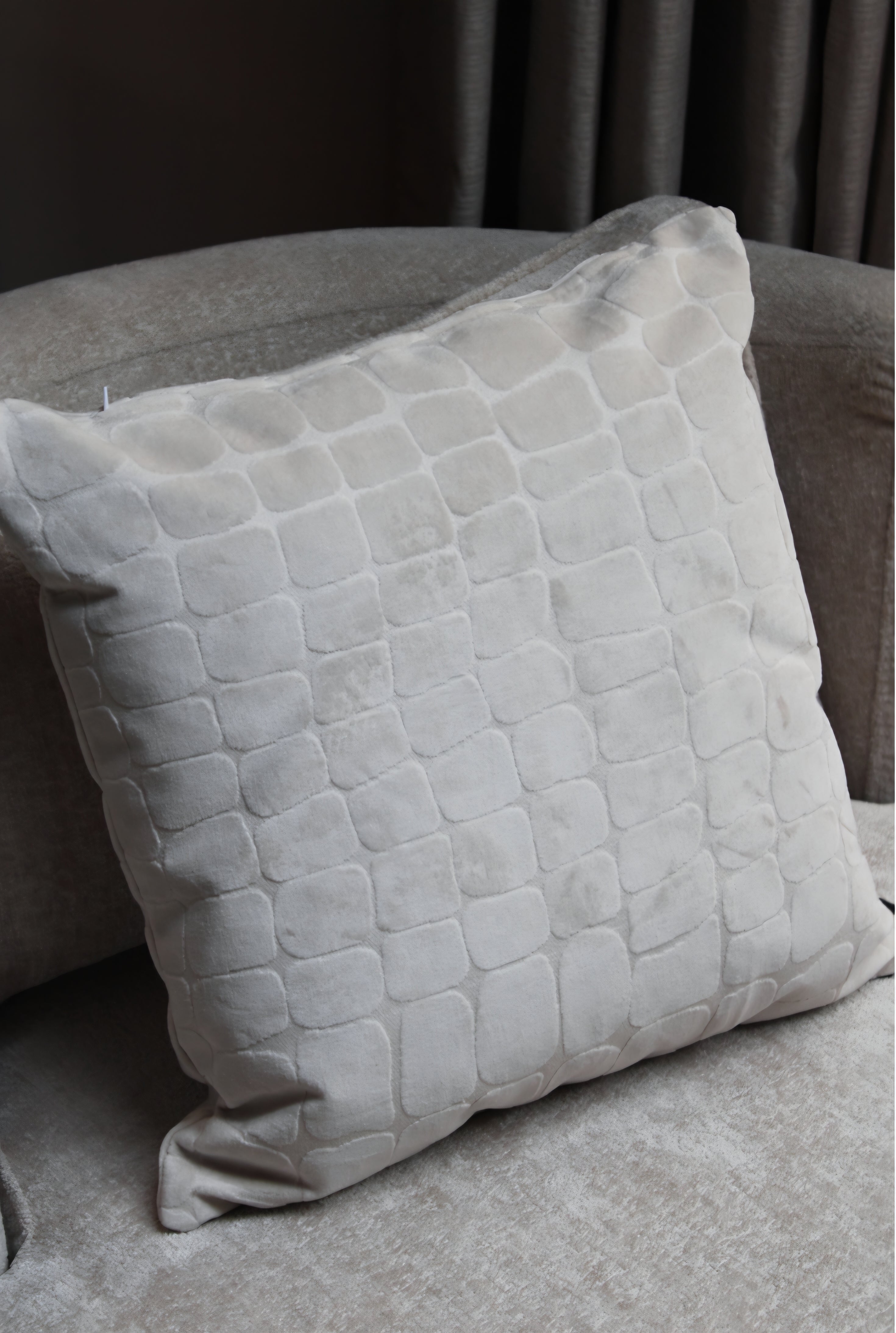 SIERKUSSEN BEIGE | OVERSEAS | 45X45