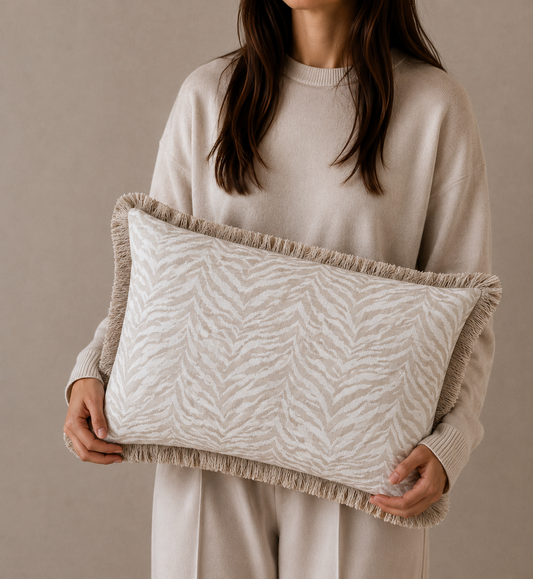 SIERKUSSEN | TIGRA BEIGE | 40X60CM