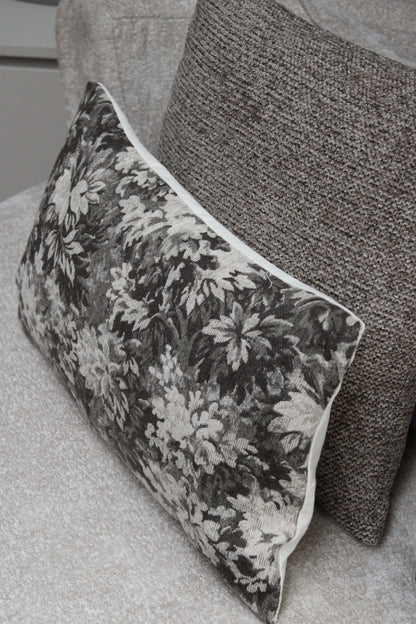 KUSSENHOES | FLOWERS | TAUPE | 30X50