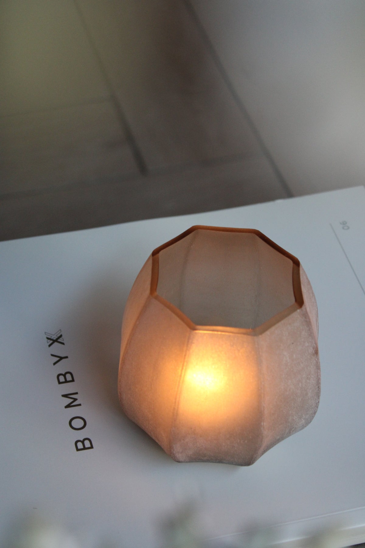 ONYX TEALIGHT | BOMBYXX | FROSTED