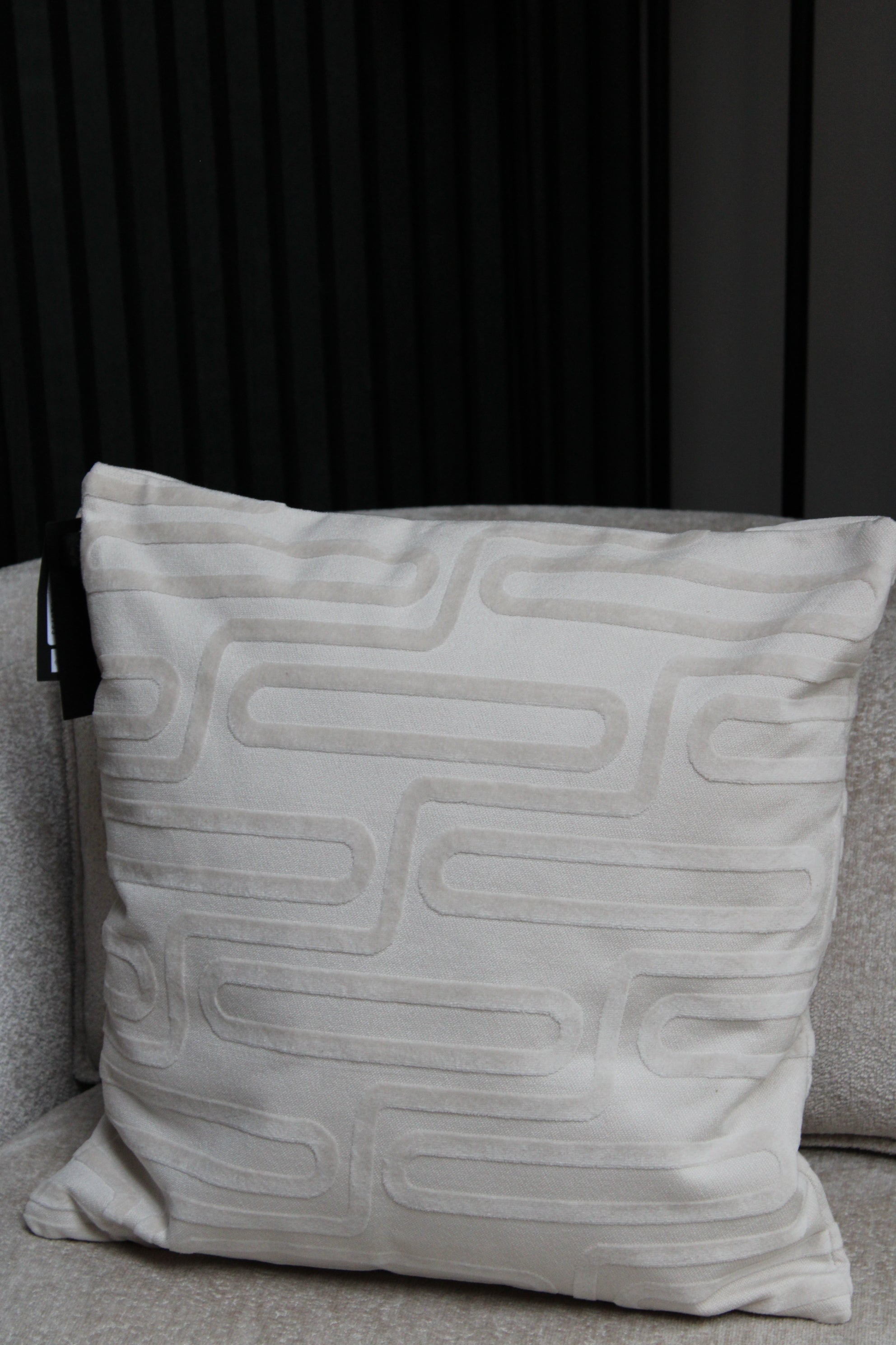 SIERKUSSEN ELRA | OFF-WHITE | 45X45CM