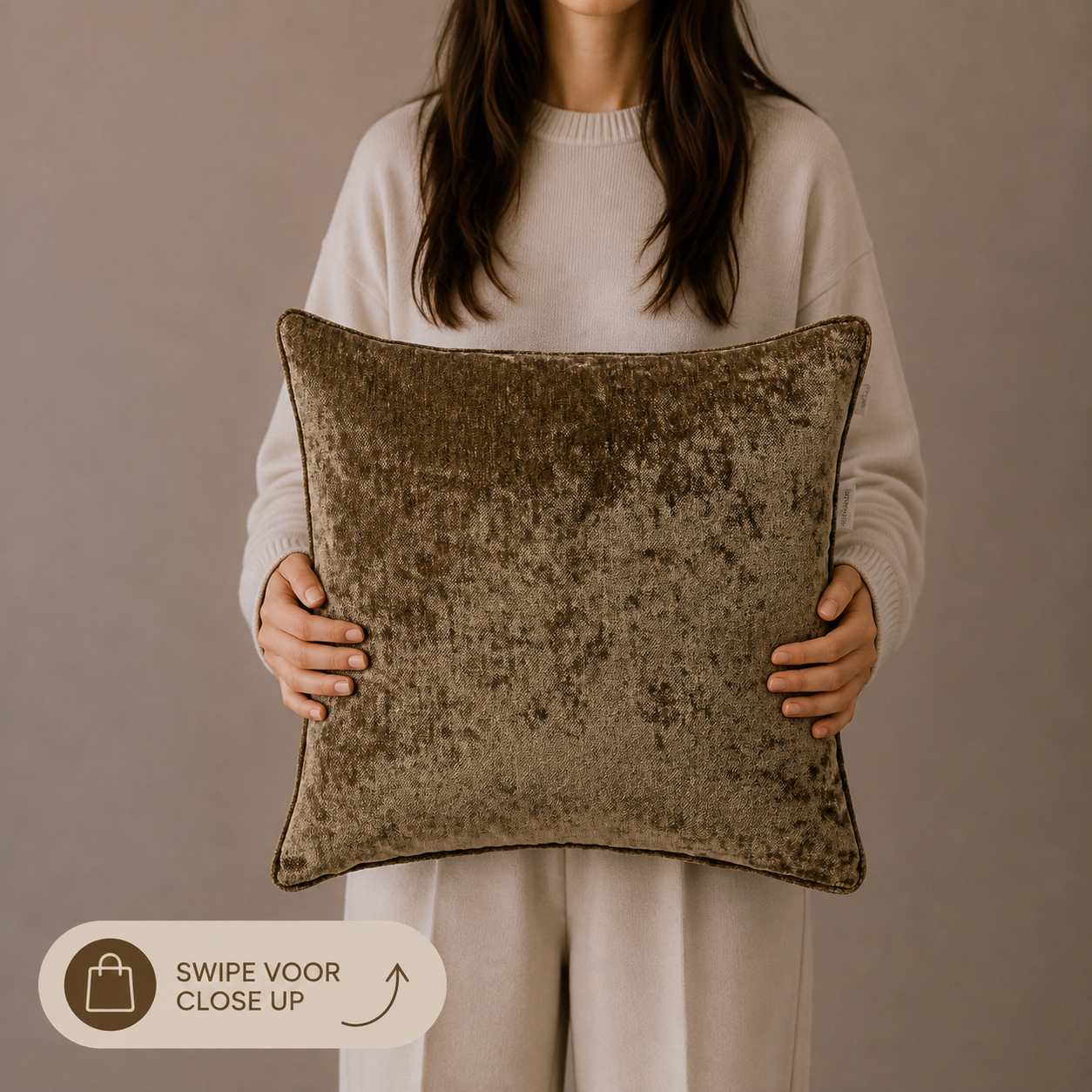 SIERKUSSEN LEWY | MILITARY OLIVE | 45X45CM