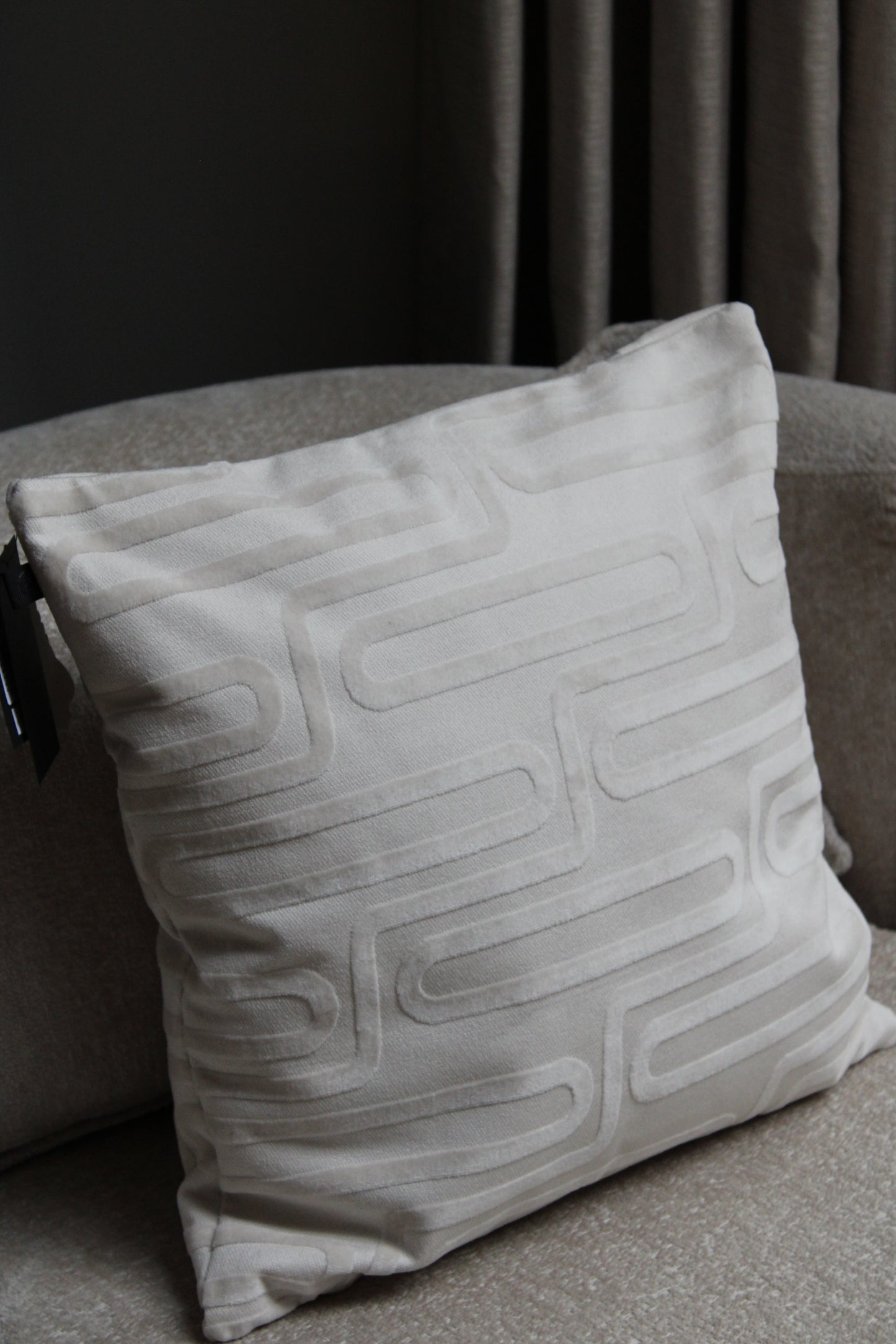 SIERKUSSEN ELRA | OFF-WHITE | 45X45CM