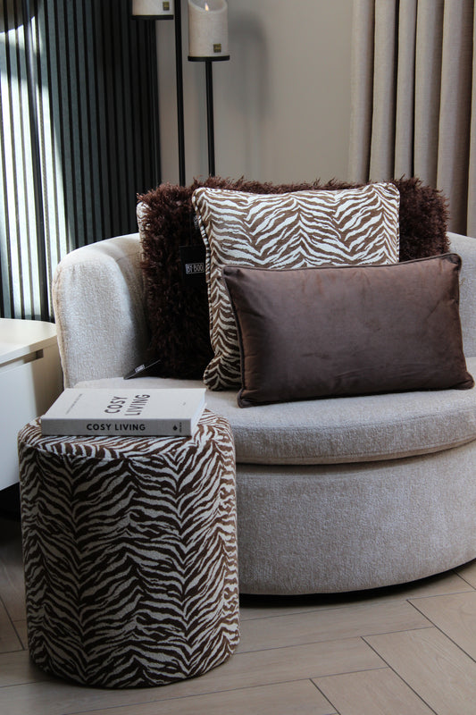 SIERKUSSEN TIGRA | BROWN | 45X45 | BY-BOO