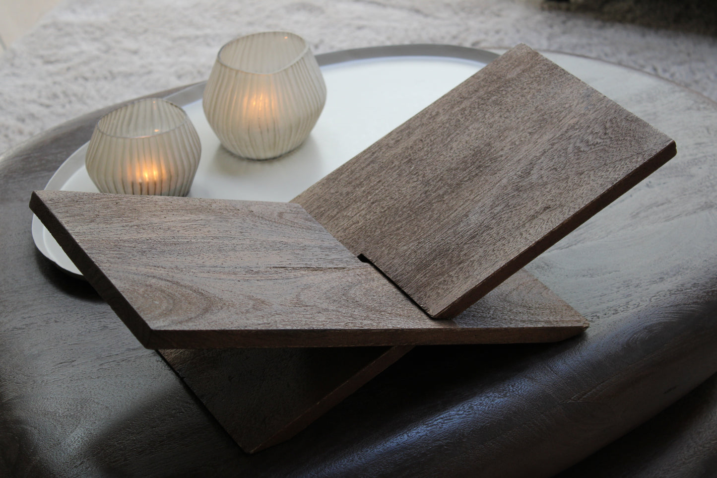 BOEKENSTANDAARD | WALNUT | BY-BOO