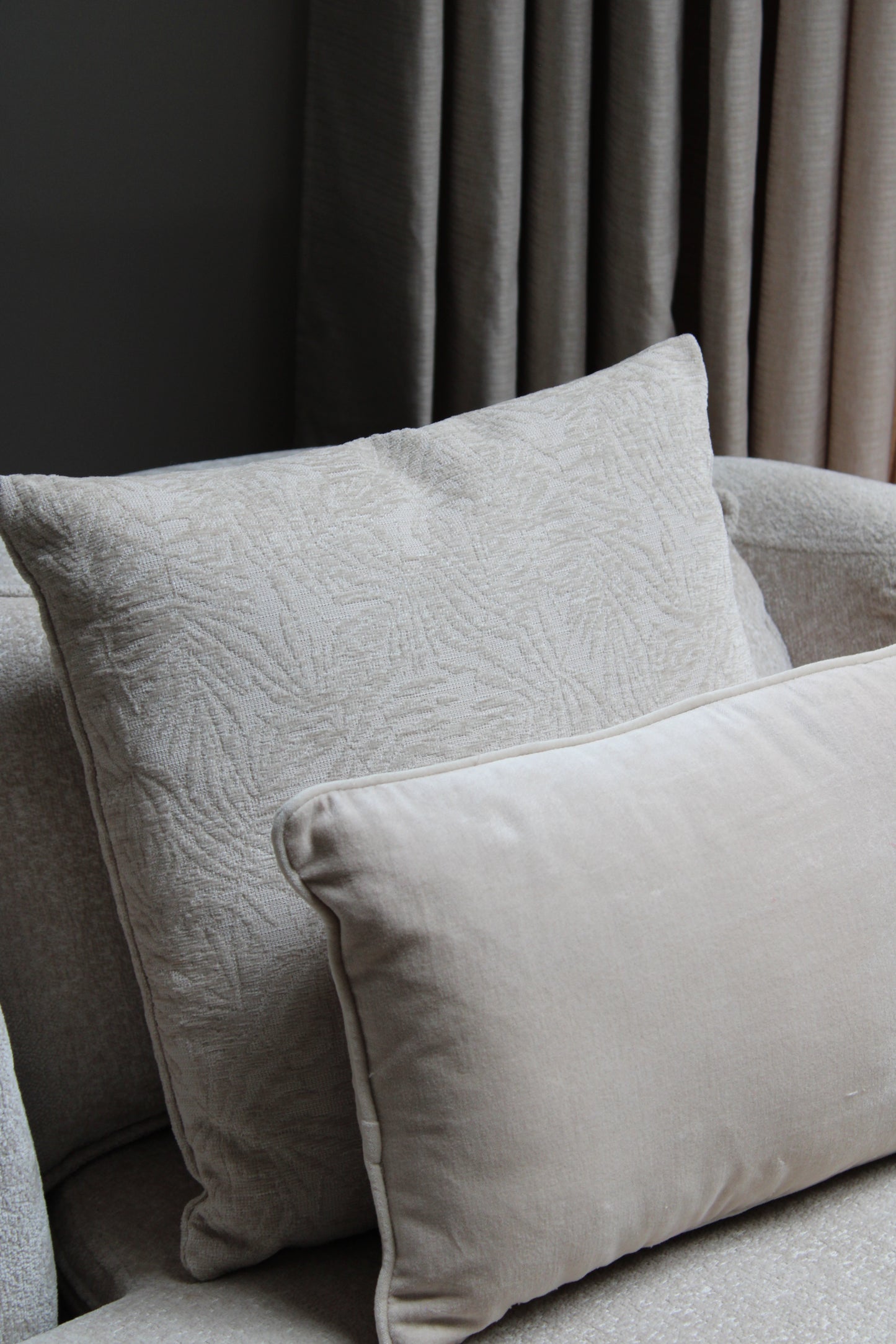 SIERKUSSEN | BEIGE | BLADEREN