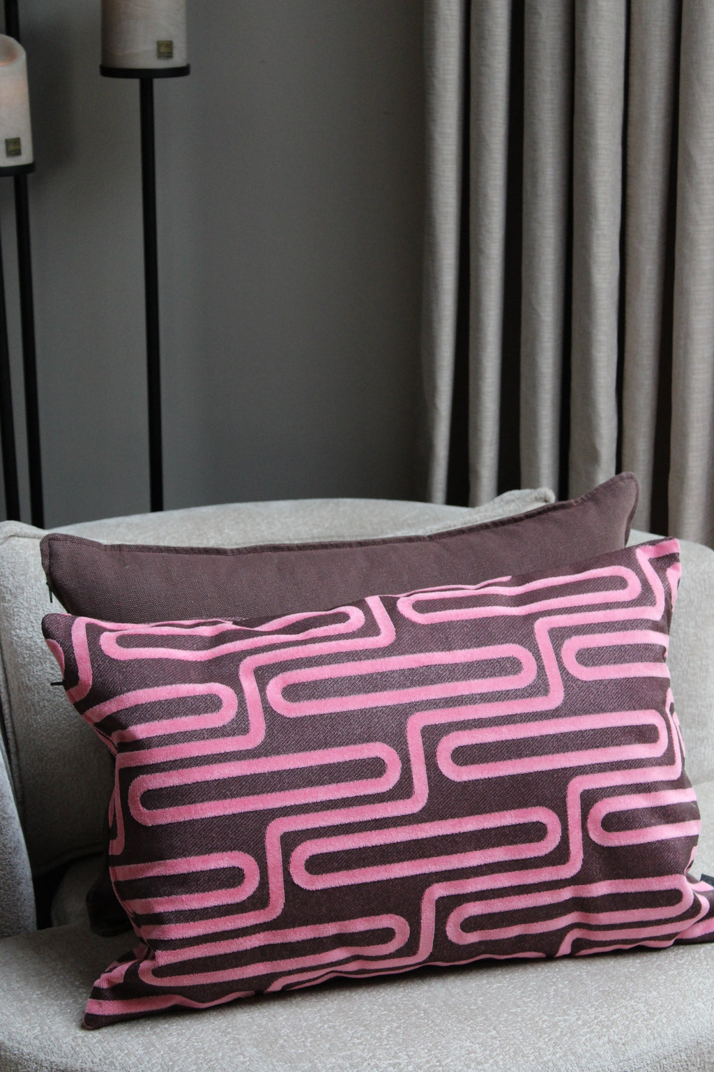 SIERKUSSEN ELRA | BURGUNDY/PINK | 40X60CM