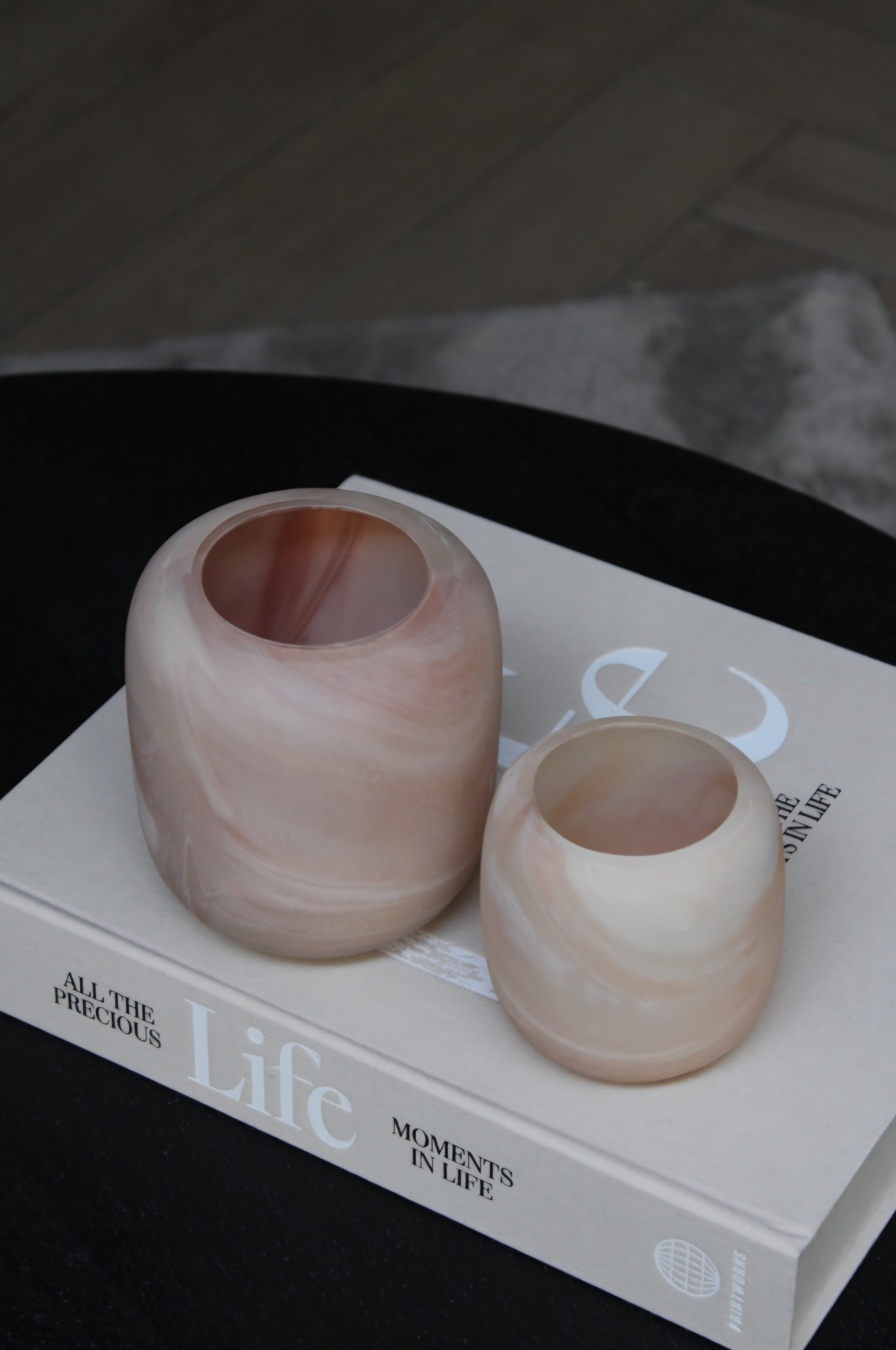 ALABASTER | WINDLICHT | 2 FORMATEN